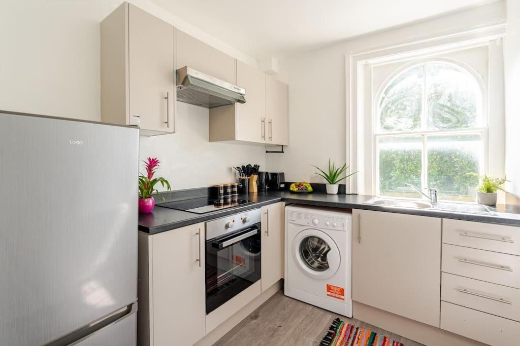 Notting Hill - Luxury Up To 6 Sleeps * Londra